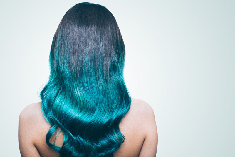 turquoise hair dye on tips
